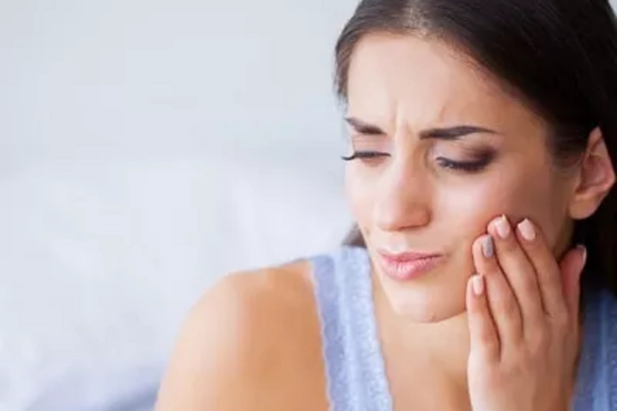 Названа опасная причина скрежета зубами во сне