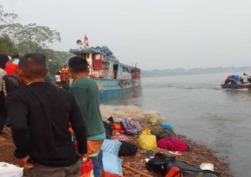 Не менее шести человек погибли при опрокидывании лодки в Перу