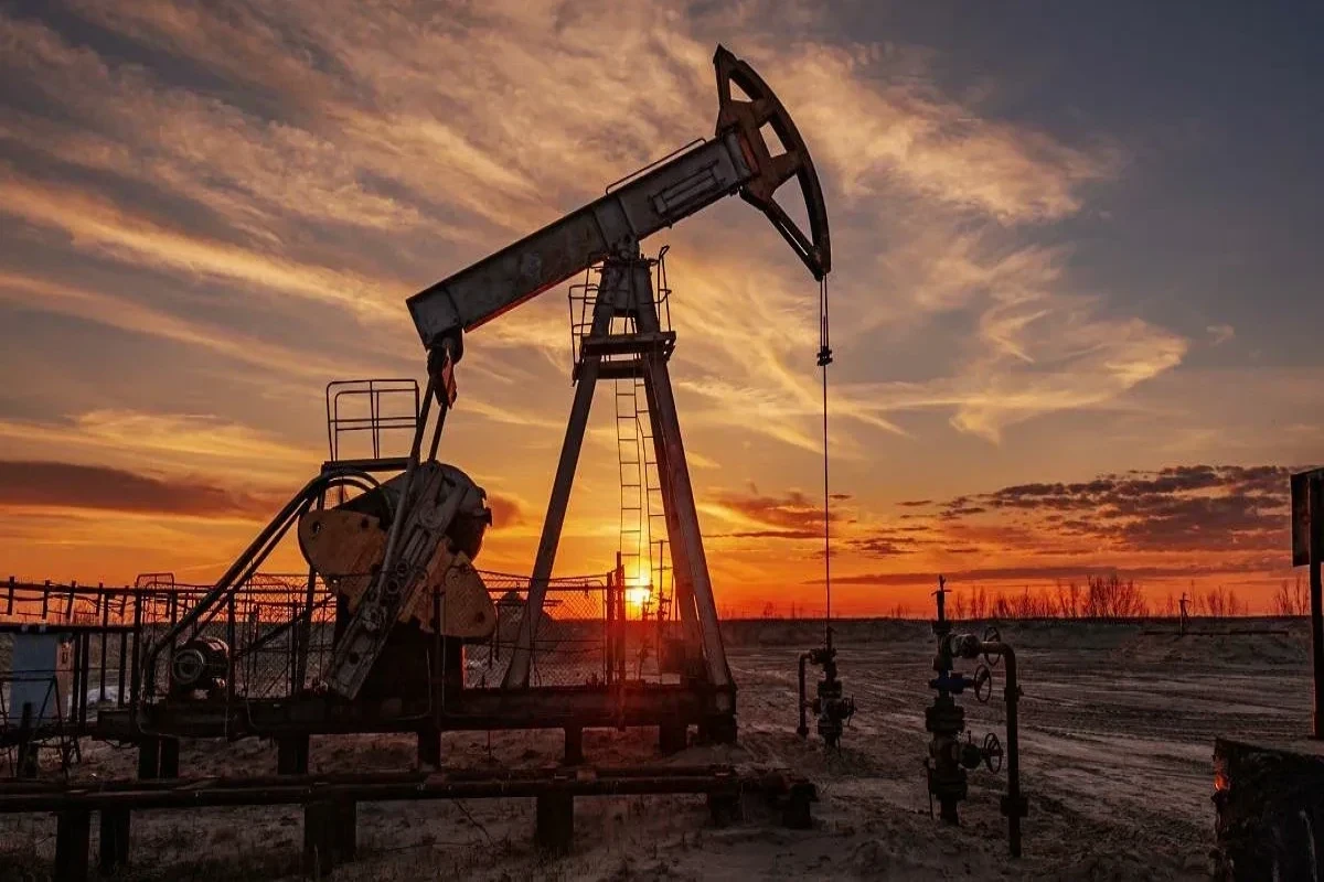 Нефть подешевела почти на 2 доллара на мировых рынках