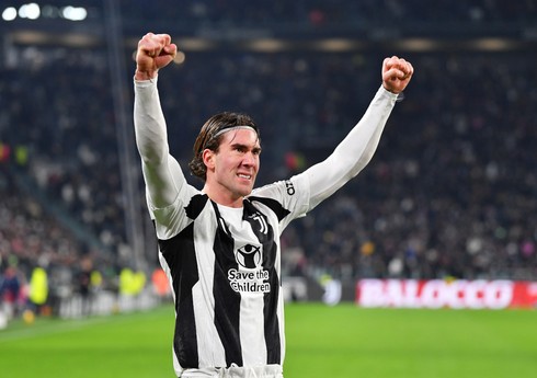 "Ньюкасл" нашел новую замену нападающему Александеру Исаку