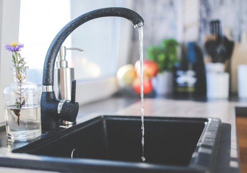 Обзор: В Азербайджане средняя продолжительность перебоев в водоснабжении составила 1,98 часа