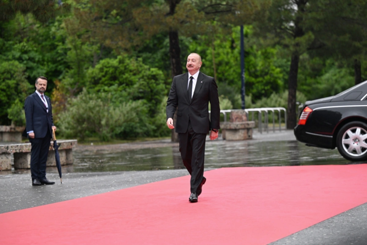 Обзор встреч Ильхама Алиева, проведенных в рамках VI саммита Европейского политического сообщества
