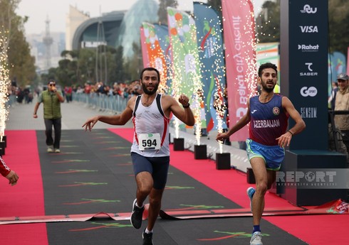 Определился победитель прошедшего на Бакинском бульваре "Забега Победы"