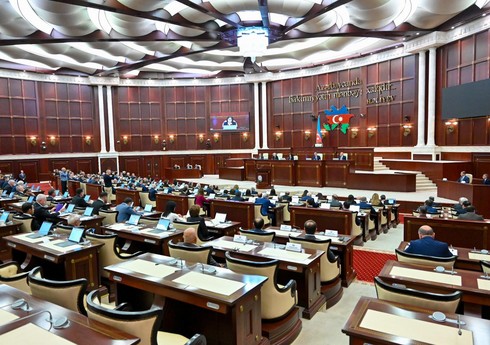 Парламент принял в III чтении поправки в Миграционный кодекс