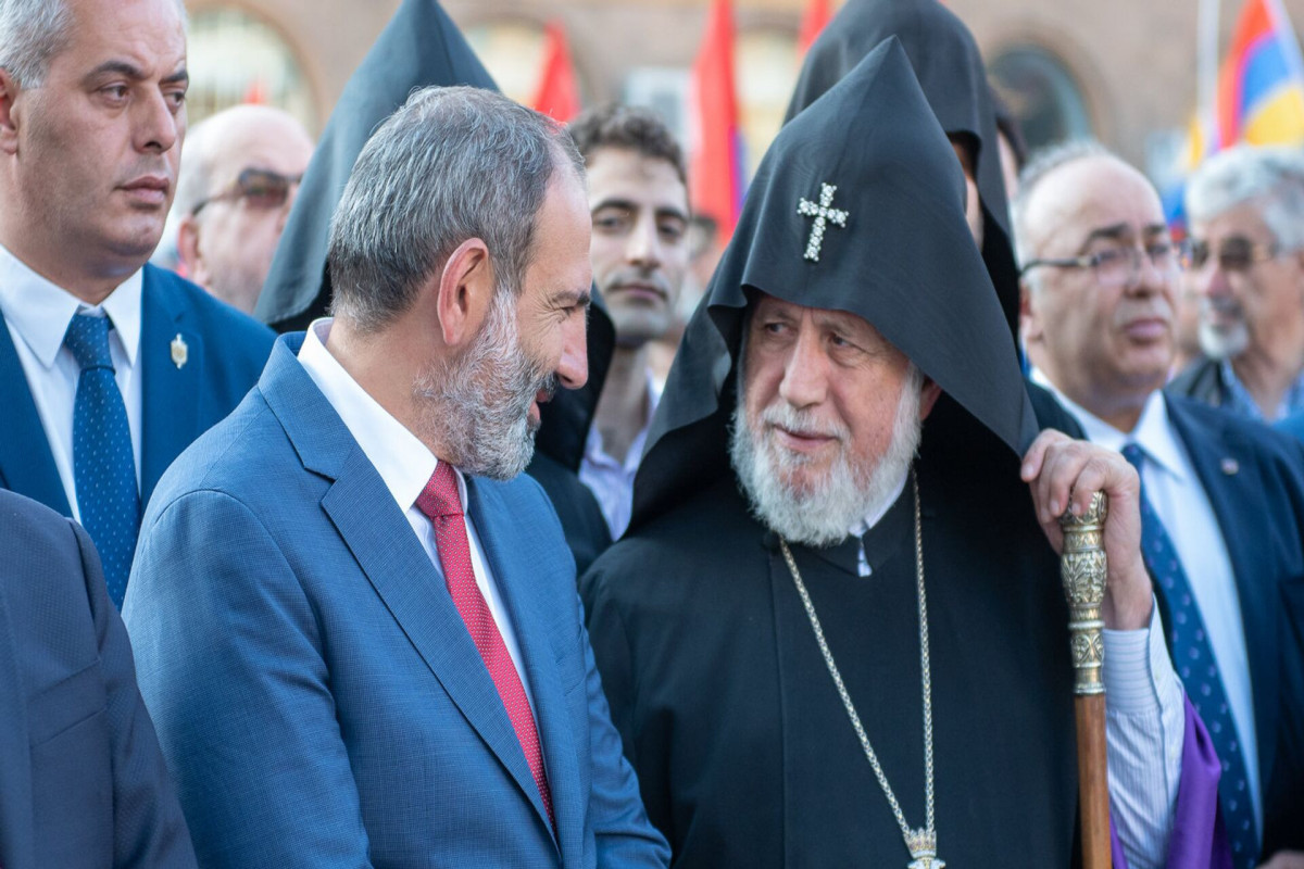 Пашинян потребовал от Гарегина II немедленно покинуть резиденцию