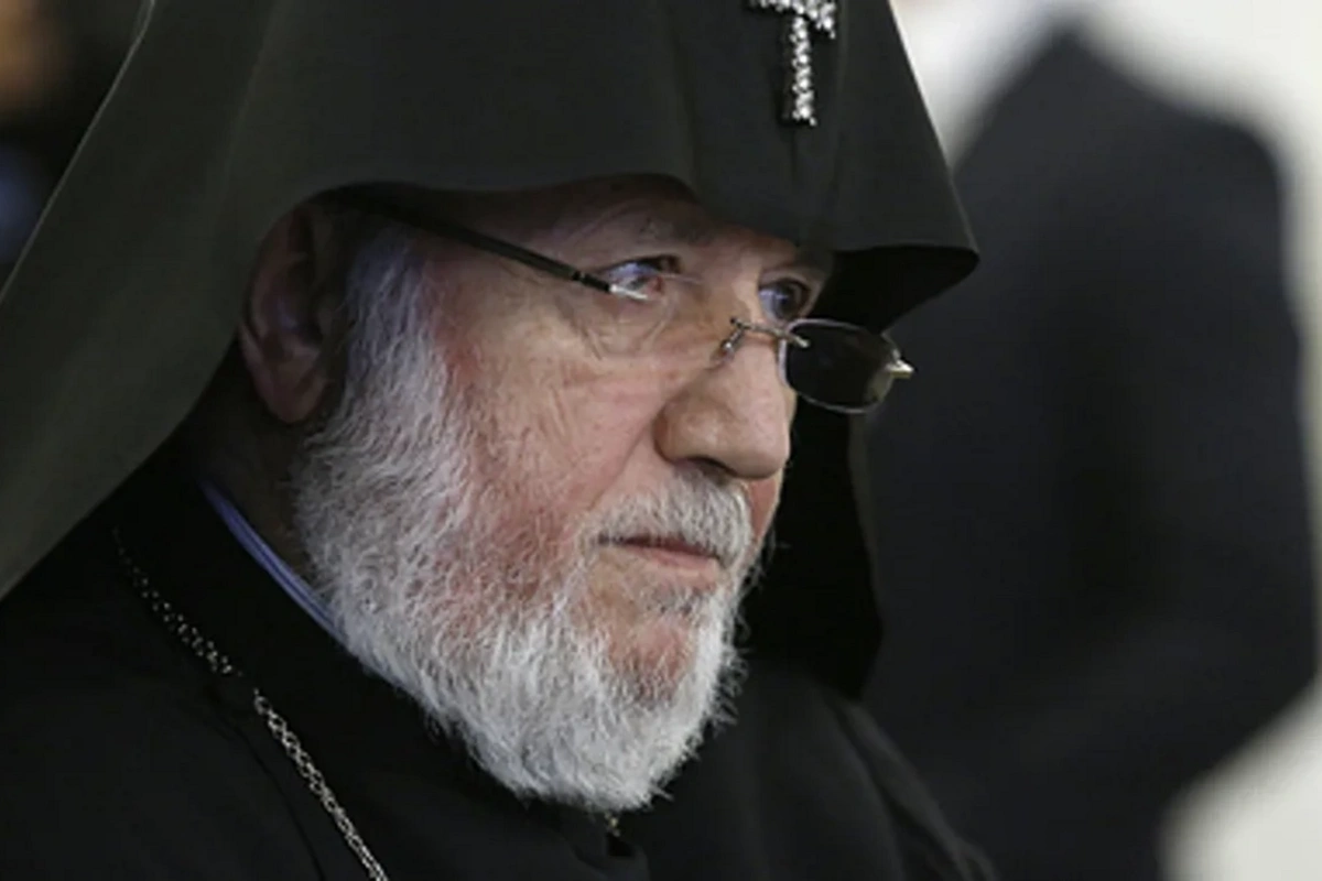 Пашинян заявил, что Католикос всех армян лишен сана