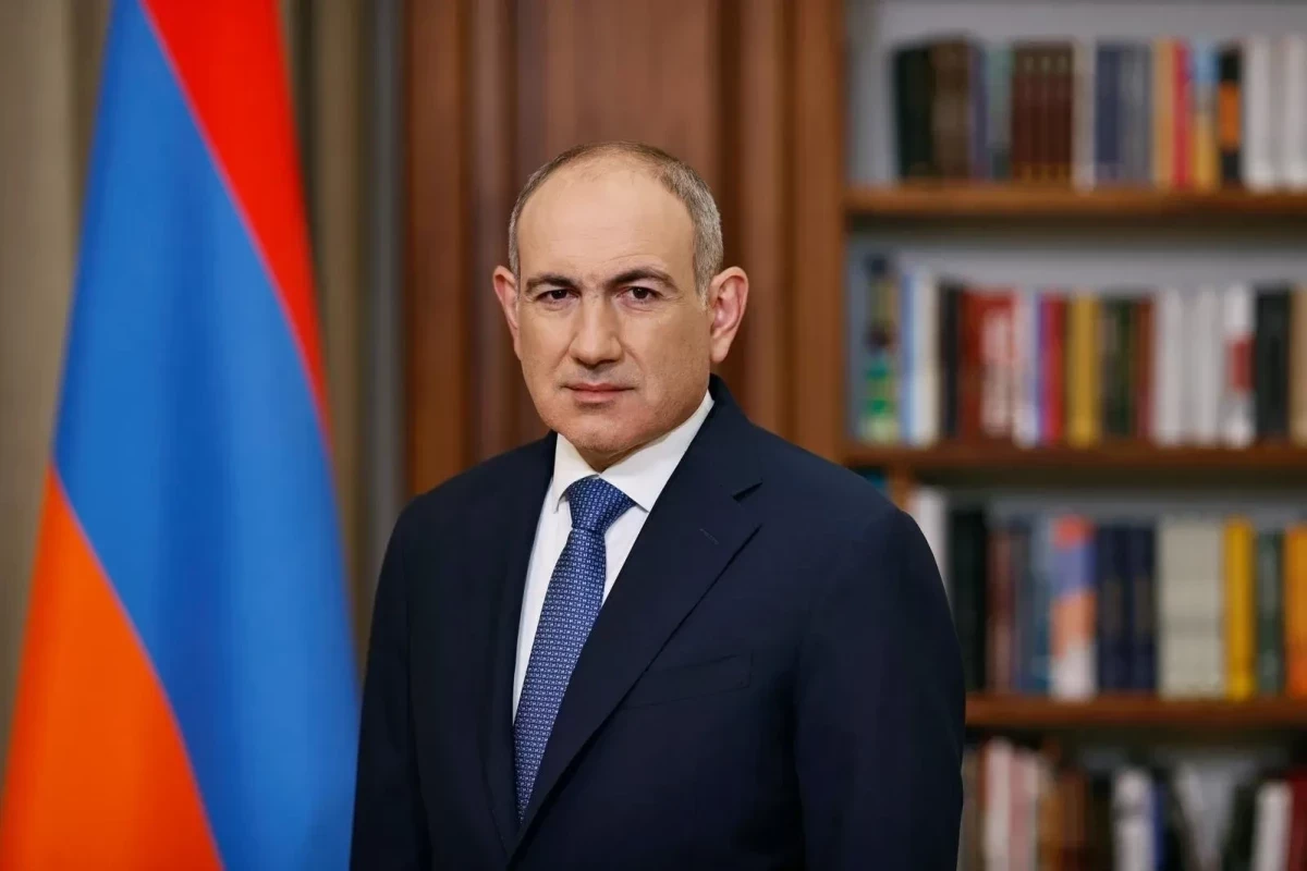 Пашинян заявил, что в случае своего переизбрания он поднимет вопрос о принятии новой конституции