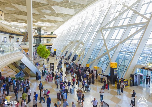 Пассажиропоток в аэропорту Баку увеличился на 33%