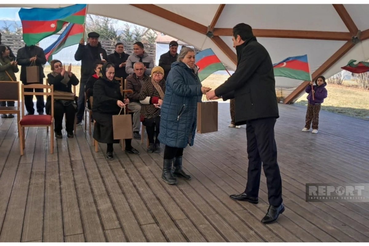 Переселившимся в Кяркиджахан, Ханъюрду и Тезебине семьям вручены ключи