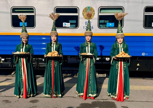 Первый в Казахстане туристический поезд отправился в Узбекистан
