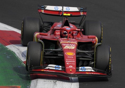 Пилот "Феррари" Сайнс выиграл Гран-при Мексики "Формулы-1"