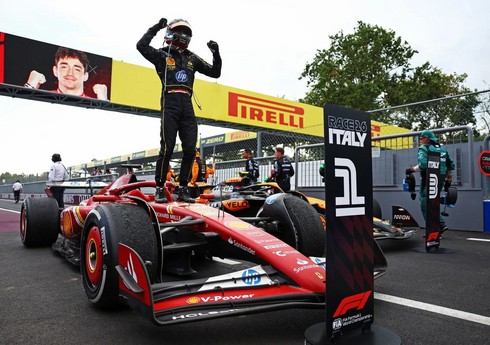 Пилот "Феррари" выиграл Гран-при Италии