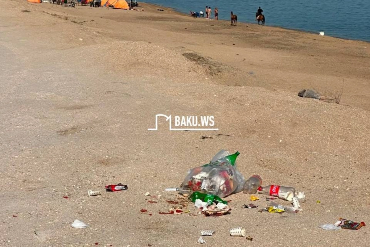 Пляж в Бильгя очищен от мусора