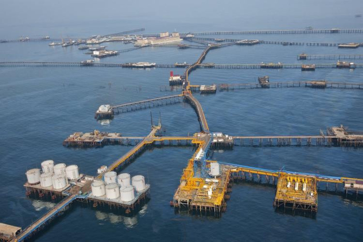 ПО «Азнефть»: Утечка на нефтепроводе Нефтяные Камни - Дюбенди устранена