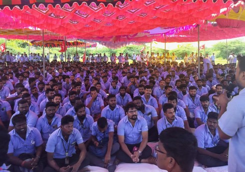 Половина работников завода Samsung в Индии вышла на забастовку