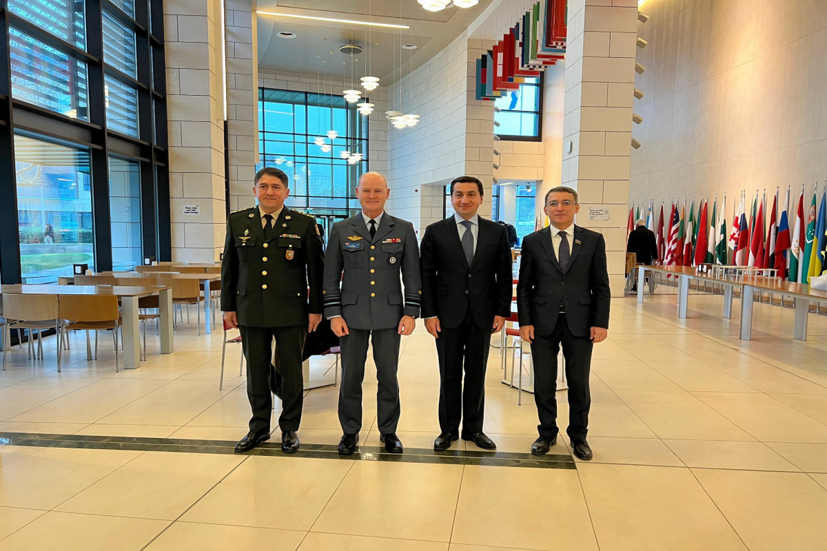 Помощник Президента Азербайджана встретился с делегацией колледжа обороны НАТО - ФОТО