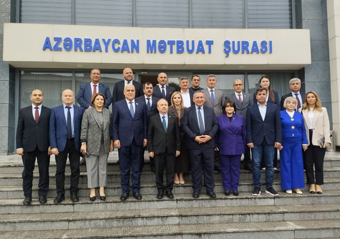 Посол Турции обсудил с главой Совета печати Азербайджана сотрудничество в сфере коммуникаций