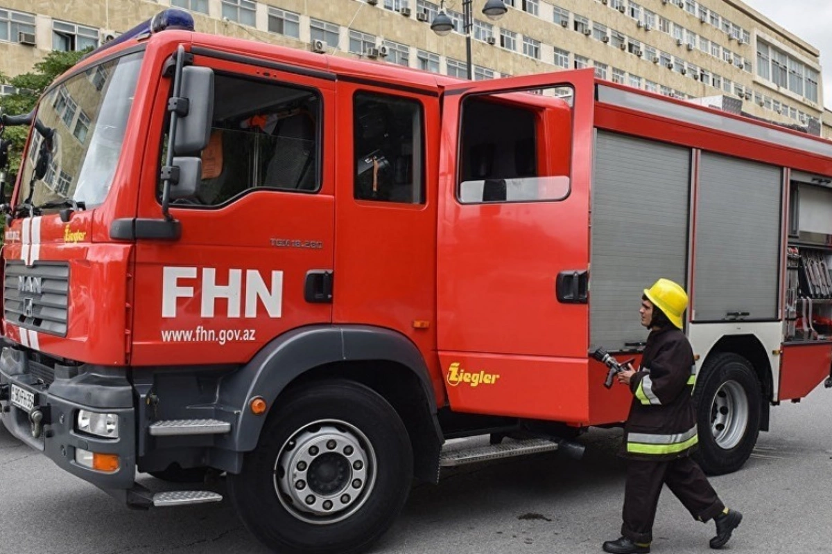 Потушен пожар в цехе в Сабунчинском районе