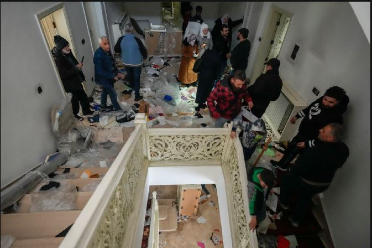 Появились кадры разграбленного дворца Асада в Дамаске -ФОТО