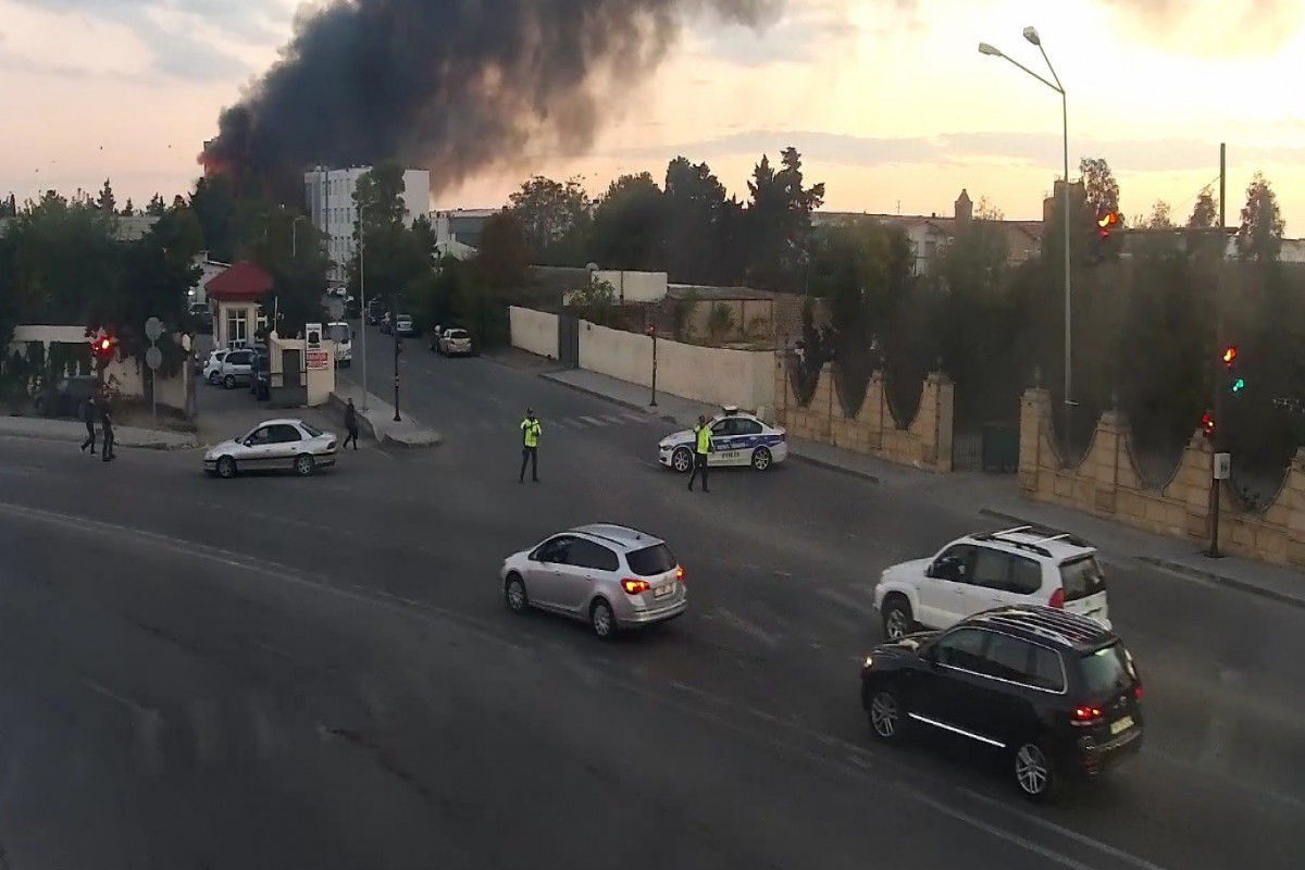 Пожар на объекте на проспекте Бабека в Баку локализован - ВИДЕО-ОБНОВЛЕНО-1