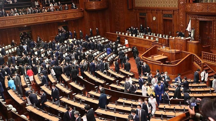 Правительство Японии распустило парламент