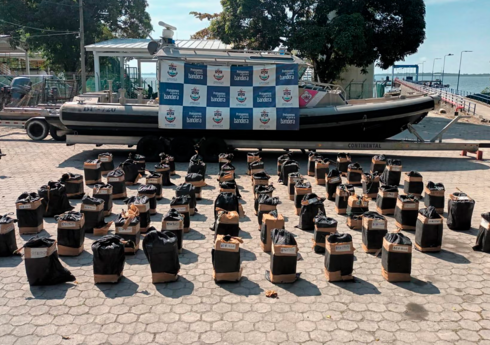 Правоохранители Колумбии с коллегами из 62 стран изъяли рекордную партию кокаина