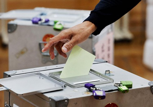 Правящая партия Японии лишилась большинства в парламенте впервые за 12 лет