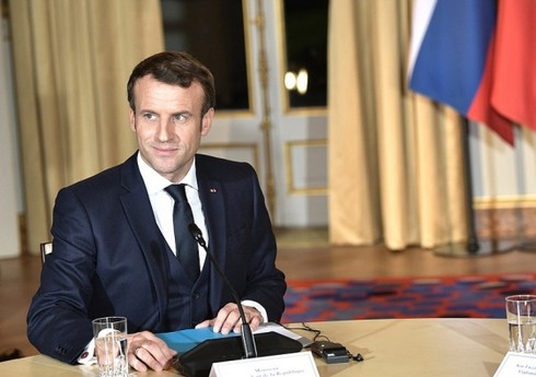 Правые разочарованы переговорами с Макроном по кандидатуре премьера