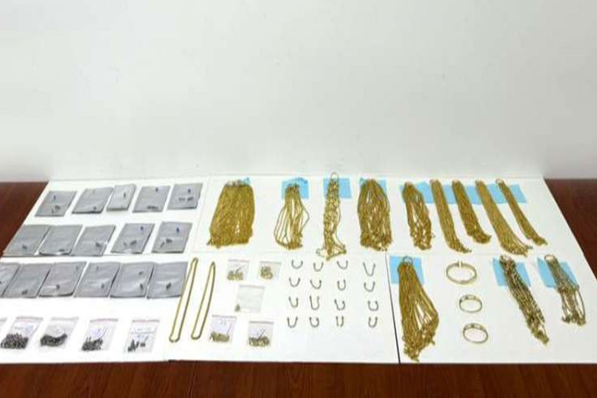 Предотвращен ввоз ювелирных изделий и деталей зубных имплантов в Азербайджан