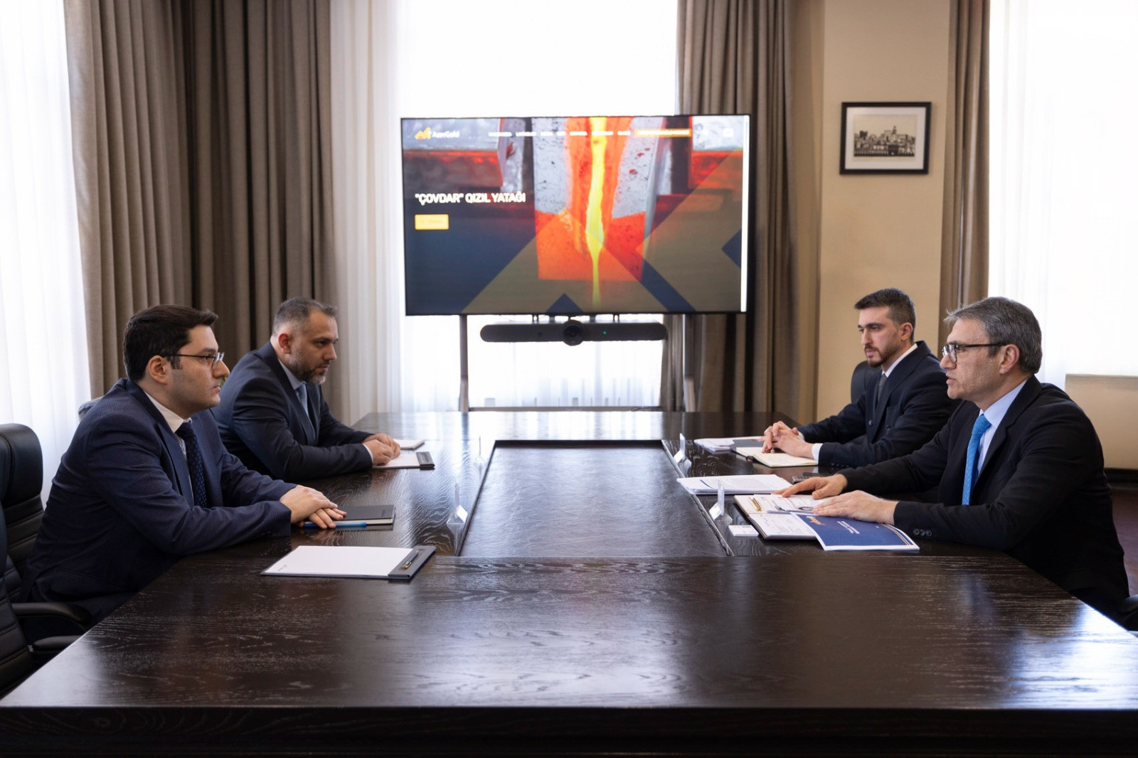 Председатель правления AzerGold провел встречу с победителями 4-го конкурса «Yüksəliş»