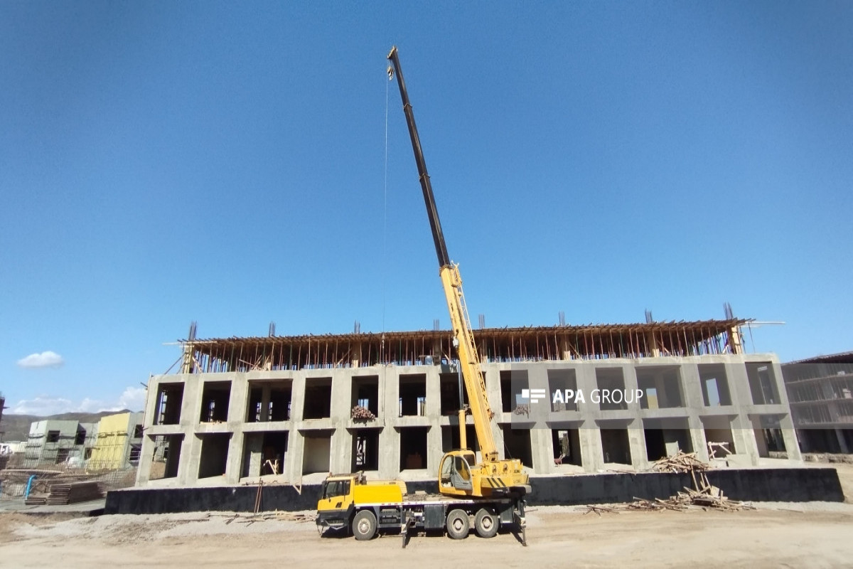 Представители СМИ ознакомились со строительством жилых комплексов в Зангилане-ФОТО