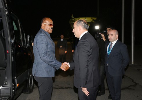 Премьер-министр Антигуа и Барбуды прибыл с визитом в Азербайджан