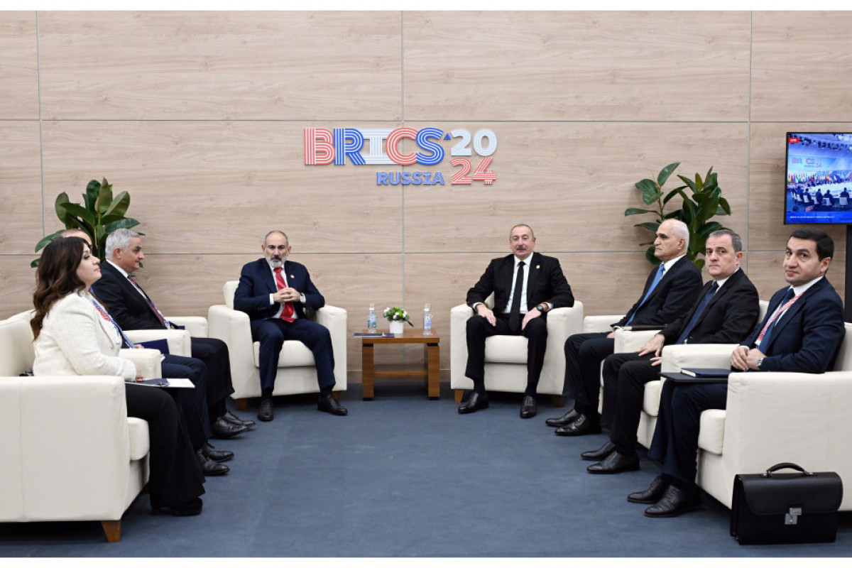 Президент Азербайджана и премьер-министр Армении обсудили мирный договор, делимитацию и демаркацию границ