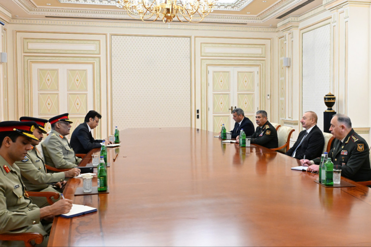 Президент Азербайджана принял председателя Объединенного комитета начальников штабов Пакистана