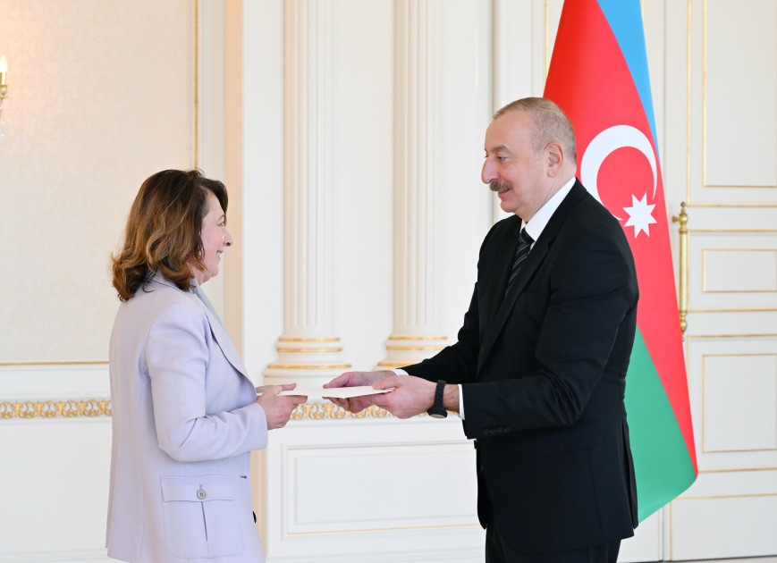 Президент Азербайджана принял верительные грамоты новоназначенного посла Испании-ОБНОВЛЕНО
