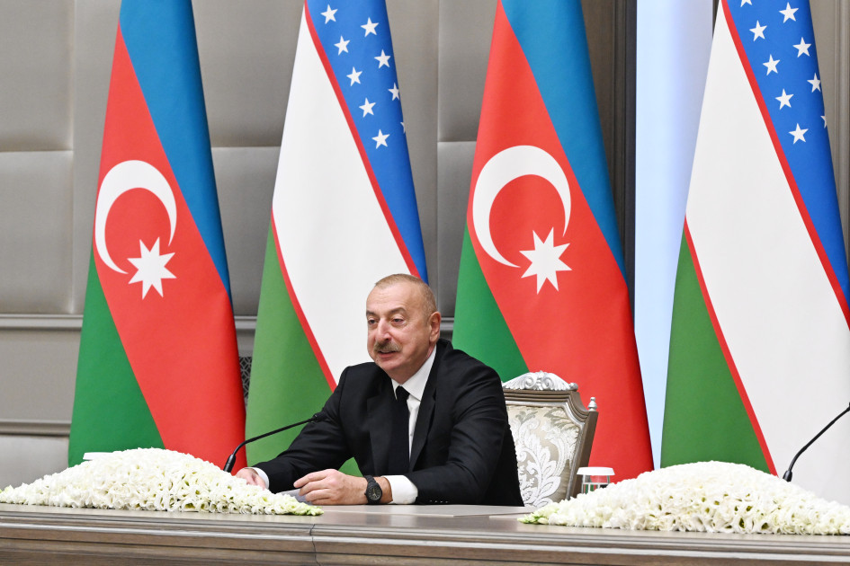 Президент Азербайджана: Узбекистан стал страной с очень весомым политическим авторитетом