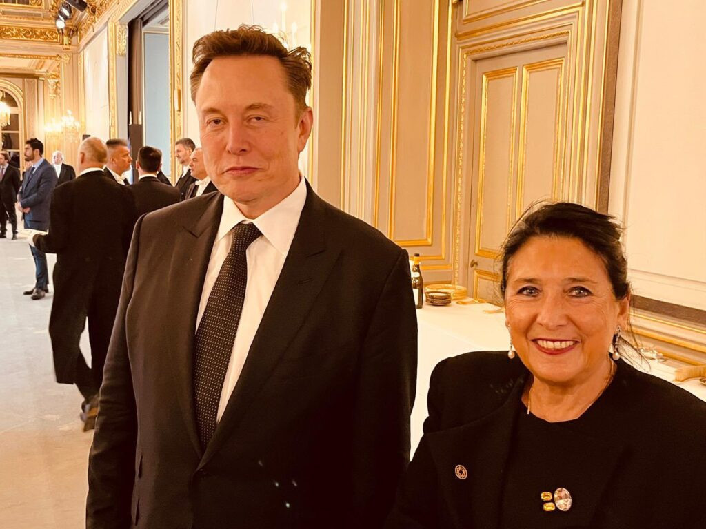 Президент Грузии встретилась в Париже с Илоном Маском