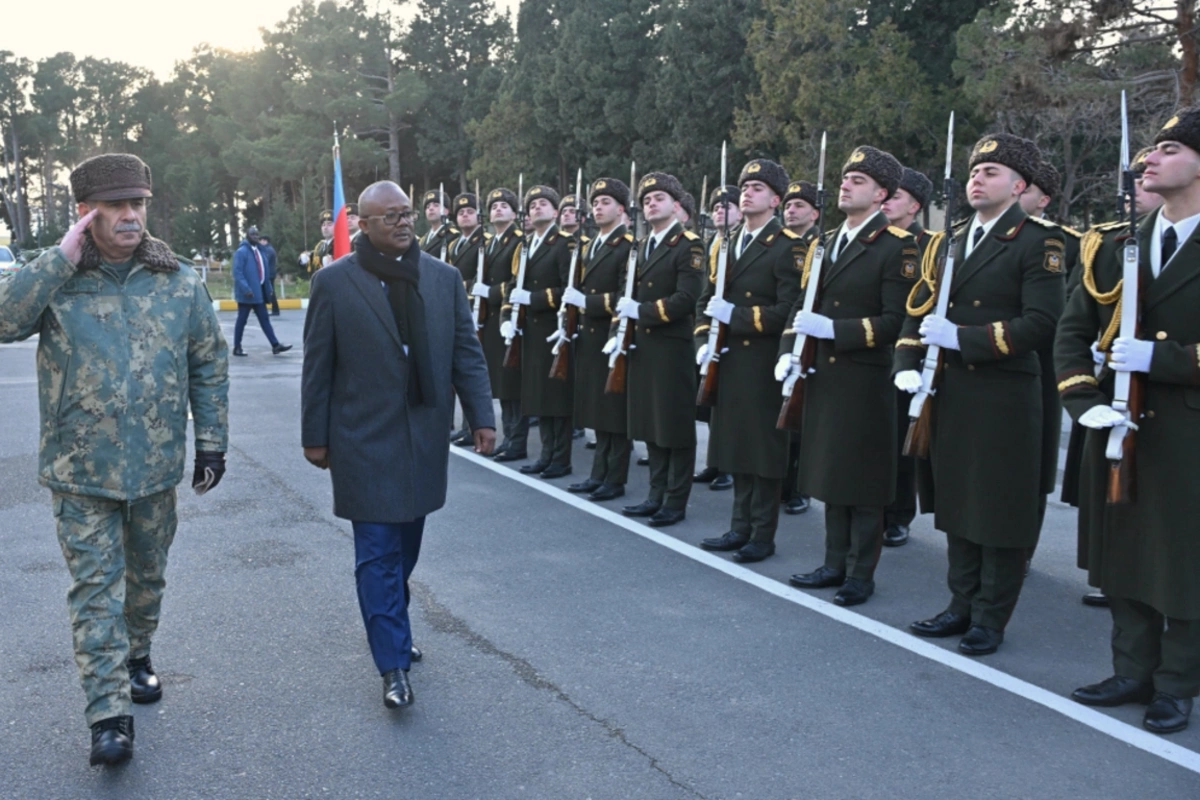 Президент Гвинеи-Бисау посетил воинскую часть коммандос