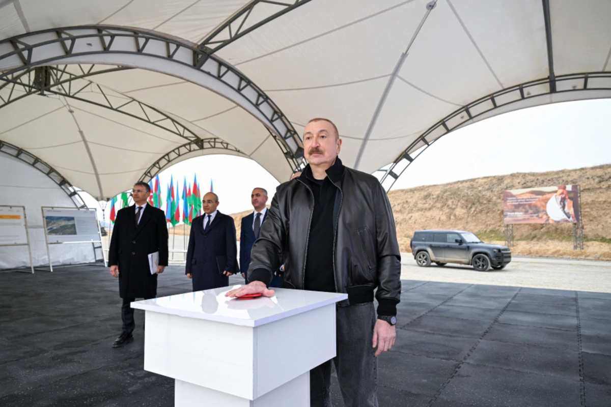 Президент Ильхам Алиев ознакомился с деятельностью горноперерабатывающего комплекса "Демирли"