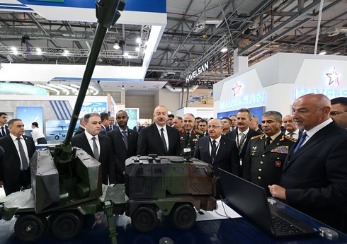 Президент Ильхам Алиев ознакомился с выставками ADEX-2024 и Securex Caspian