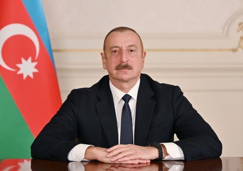 Президент Ильхам Алиев поздравил никарагуанского коллегу с национальным праздником