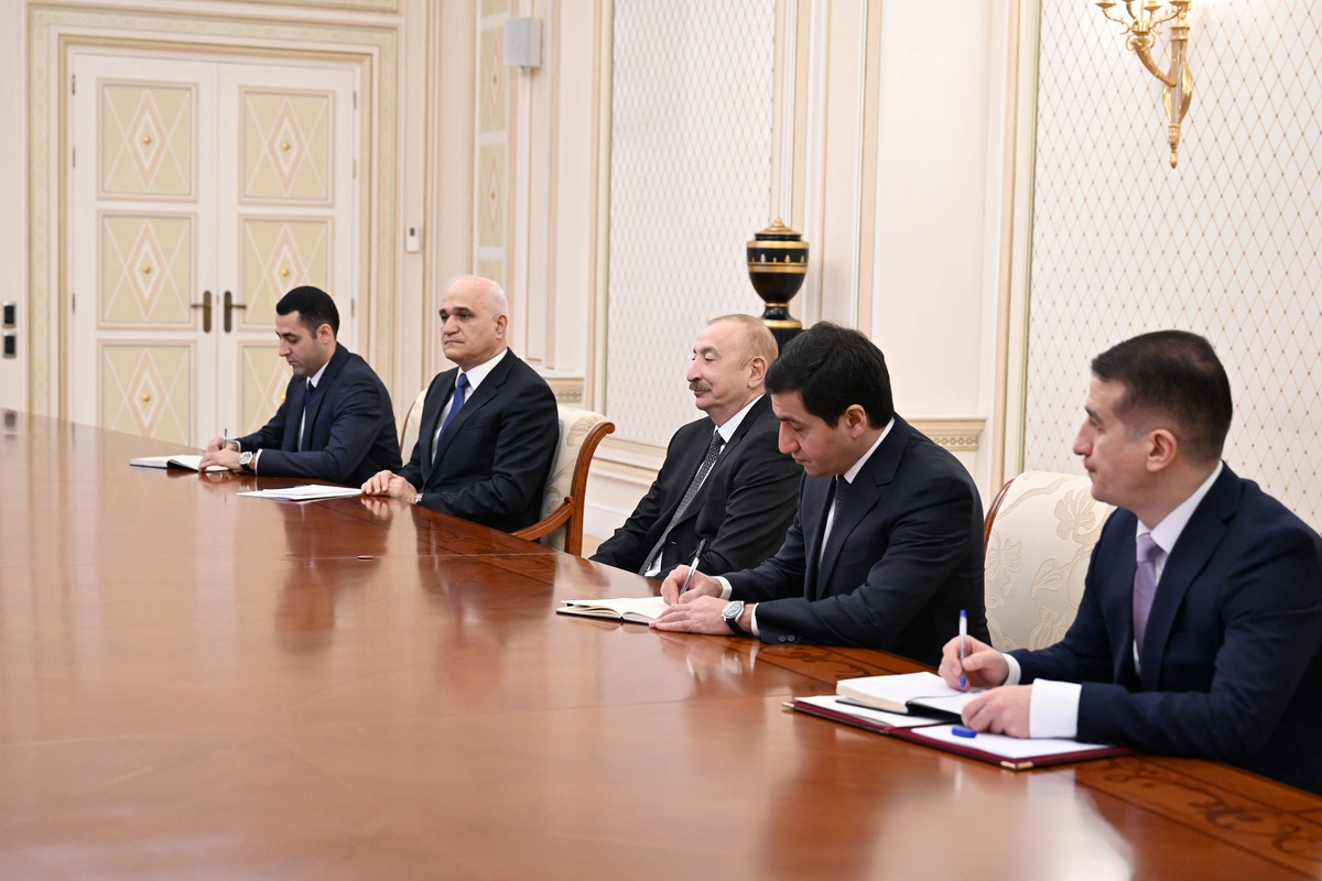 Президент Ильхам Алиев принял делегацию во главе с министром дорог и городского развития Ирана