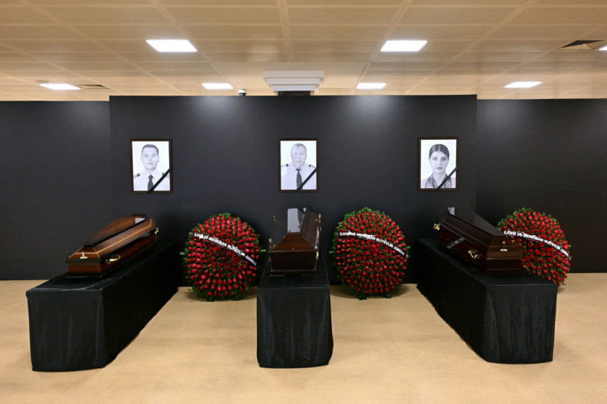 Президент Ильхам Алиев присвоил звание Национального героя Азербайджана погибшим в авиакатастрофе членам экипажа