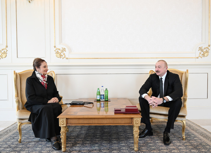 Президент Ильхам Алиев вручил Шафиге Мамедовой орден «Истиглал»-ОБНОВЛЕНО