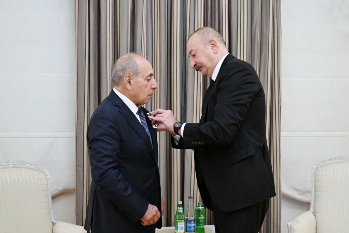 Президент Ильхам Алиев вручил Ягубу Эйюбову орден "Истиглал"