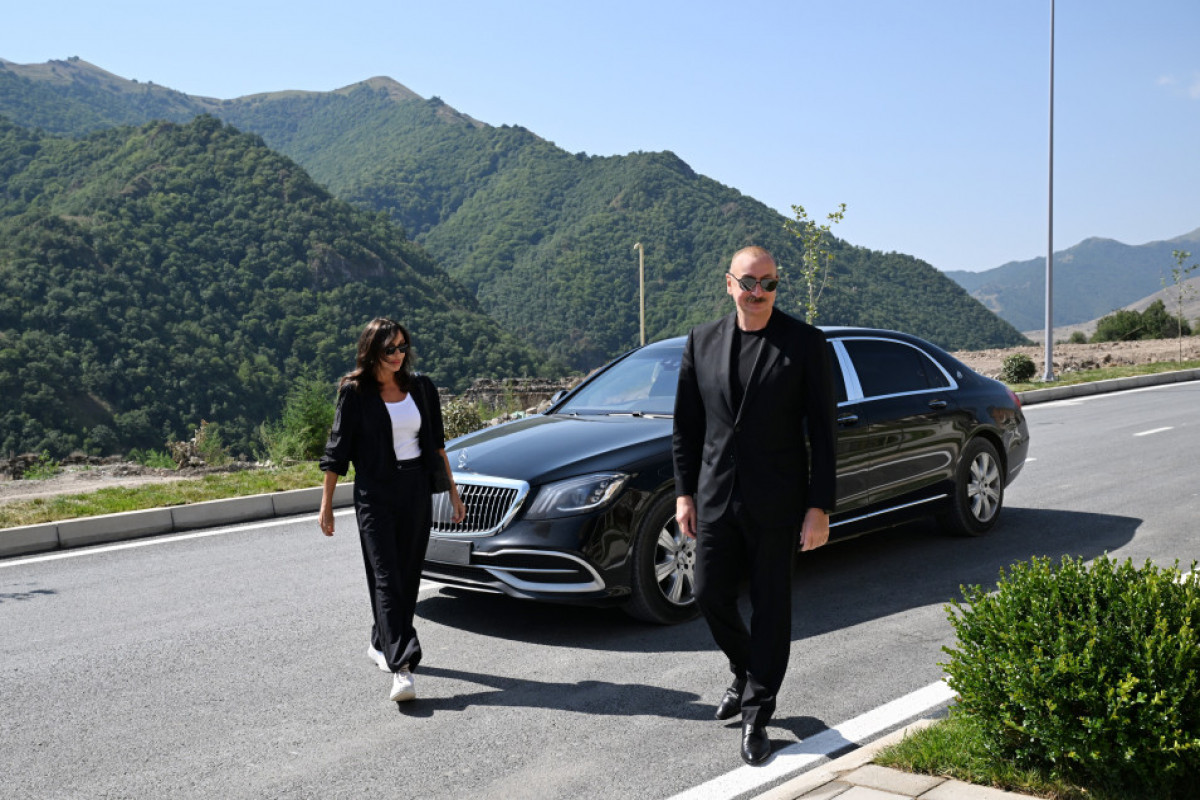 Президент Ильхам Алиев встретился с жителями города Кяльбаджар, вручил им ключи от квартир-ОБНОВЛЕНО