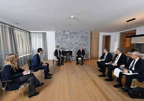 Президент Ильхам Алиев встретился в Давосе с генеральным исполнительным директором компании Carlsberg Group