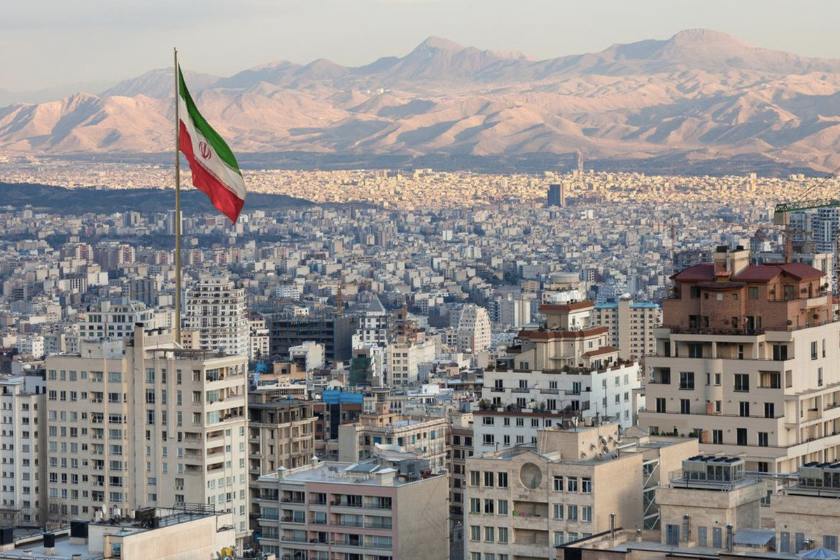 Президент Ирана предложил перенести столицу на юг