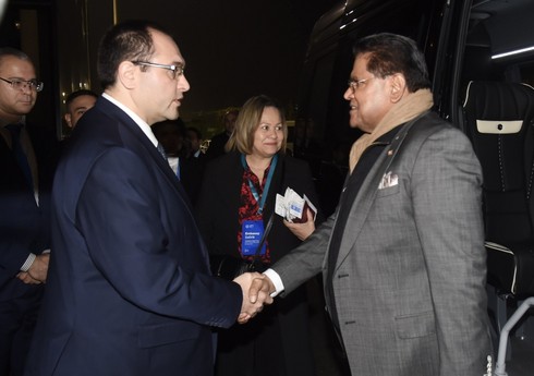 Президент Суринама прибыл с визитом в Азербайджан