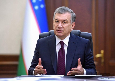 Президент Узбекистана почтил память Гейдара Алиева и посетил Парк победы в Баку
